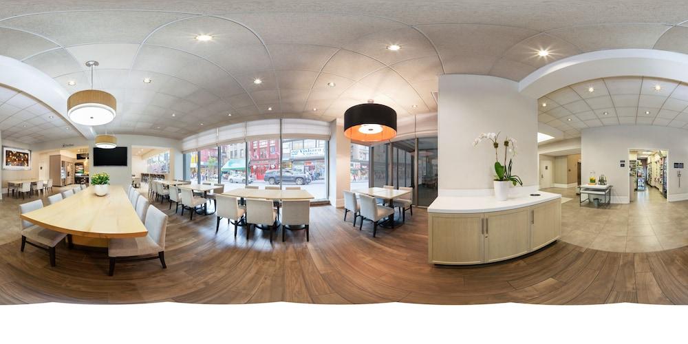 Hilton Garden Times Square 5*